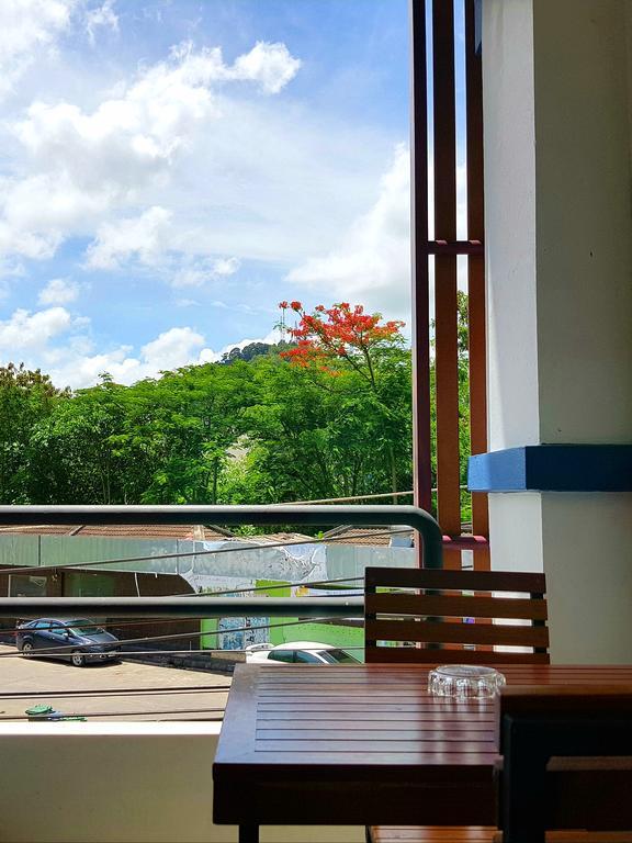 Phuthara Hostel Phuket Luaran gambar