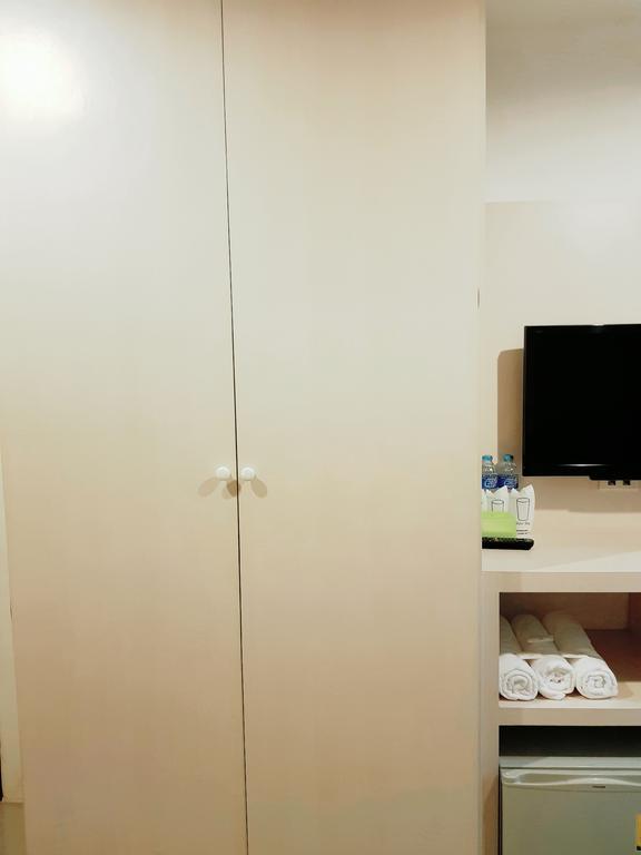 Phuthara Hostel Phuket Luaran gambar