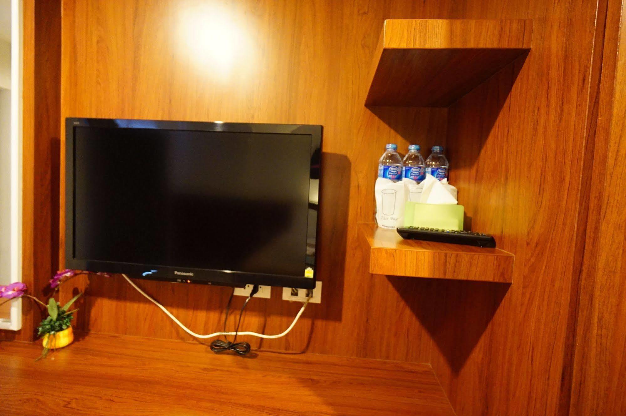 Phuthara Hostel Phuket Luaran gambar