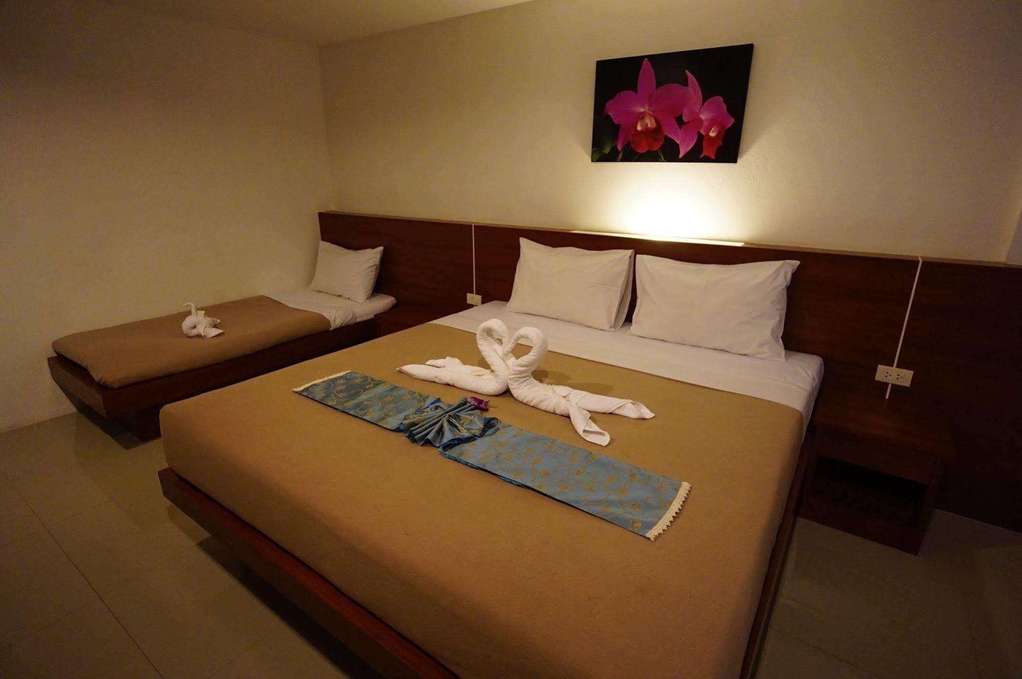 Phuthara Hostel Phuket Luaran gambar