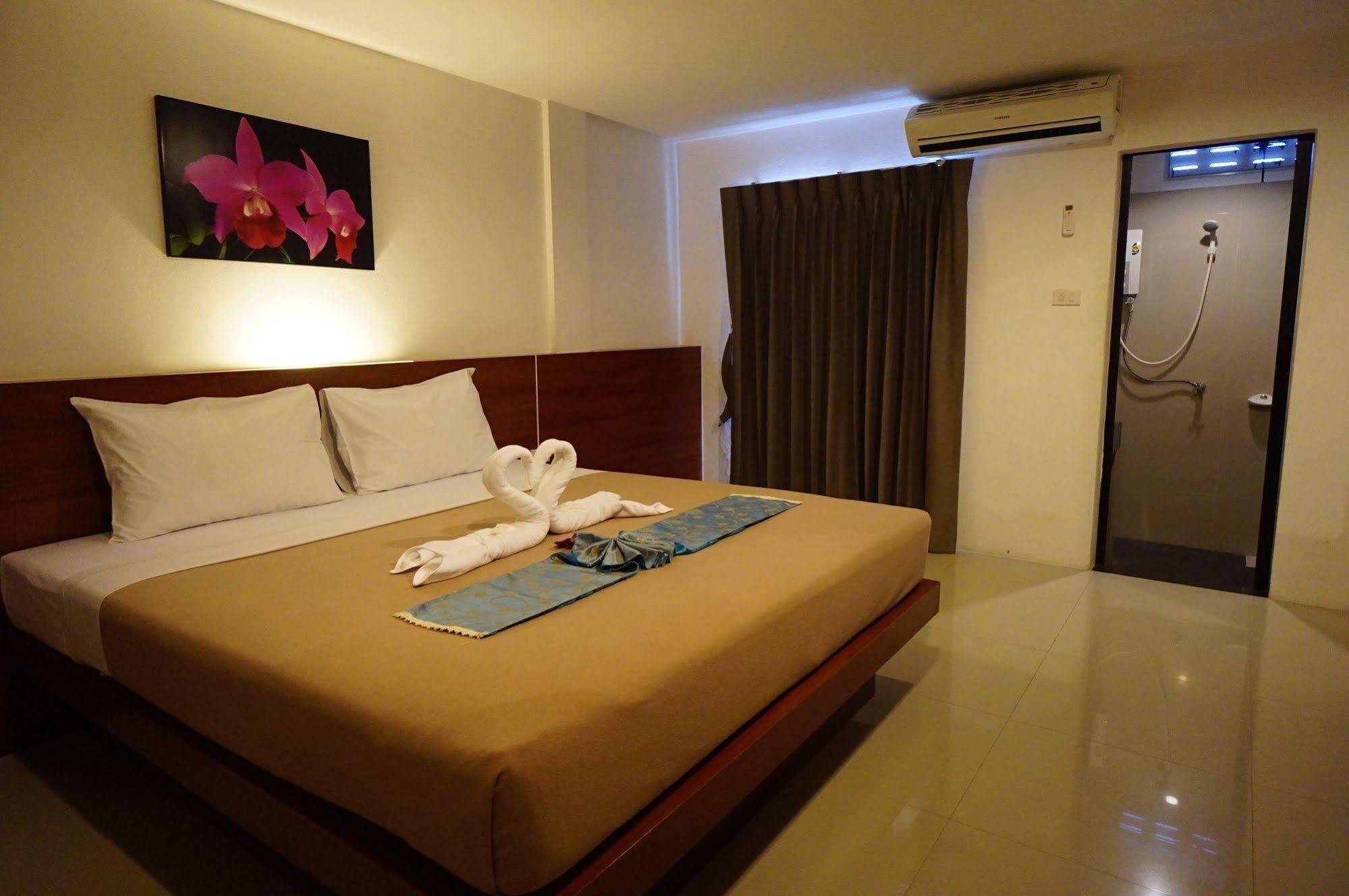 Phuthara Hostel Phuket Luaran gambar