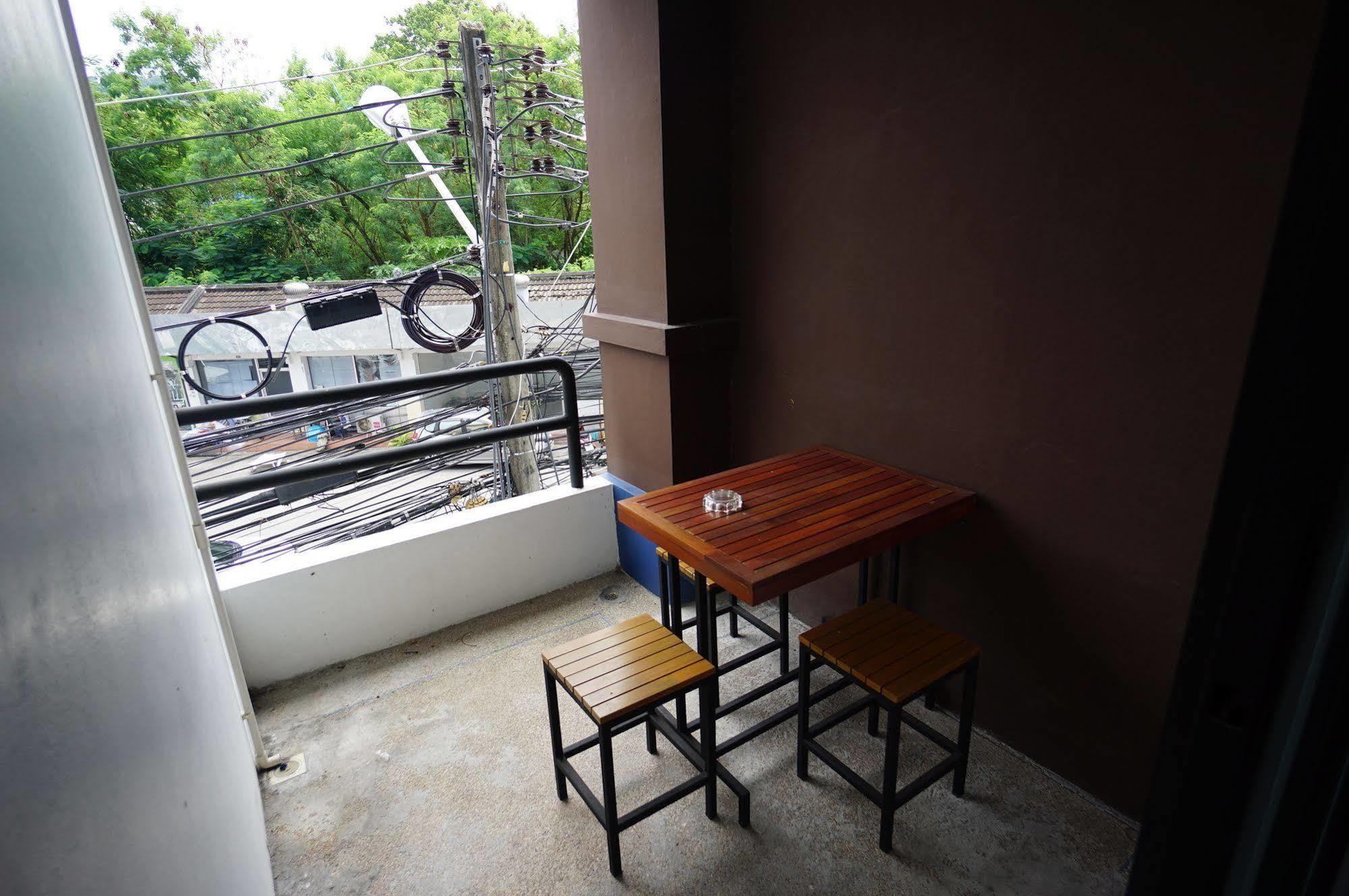 Phuthara Hostel Phuket Luaran gambar