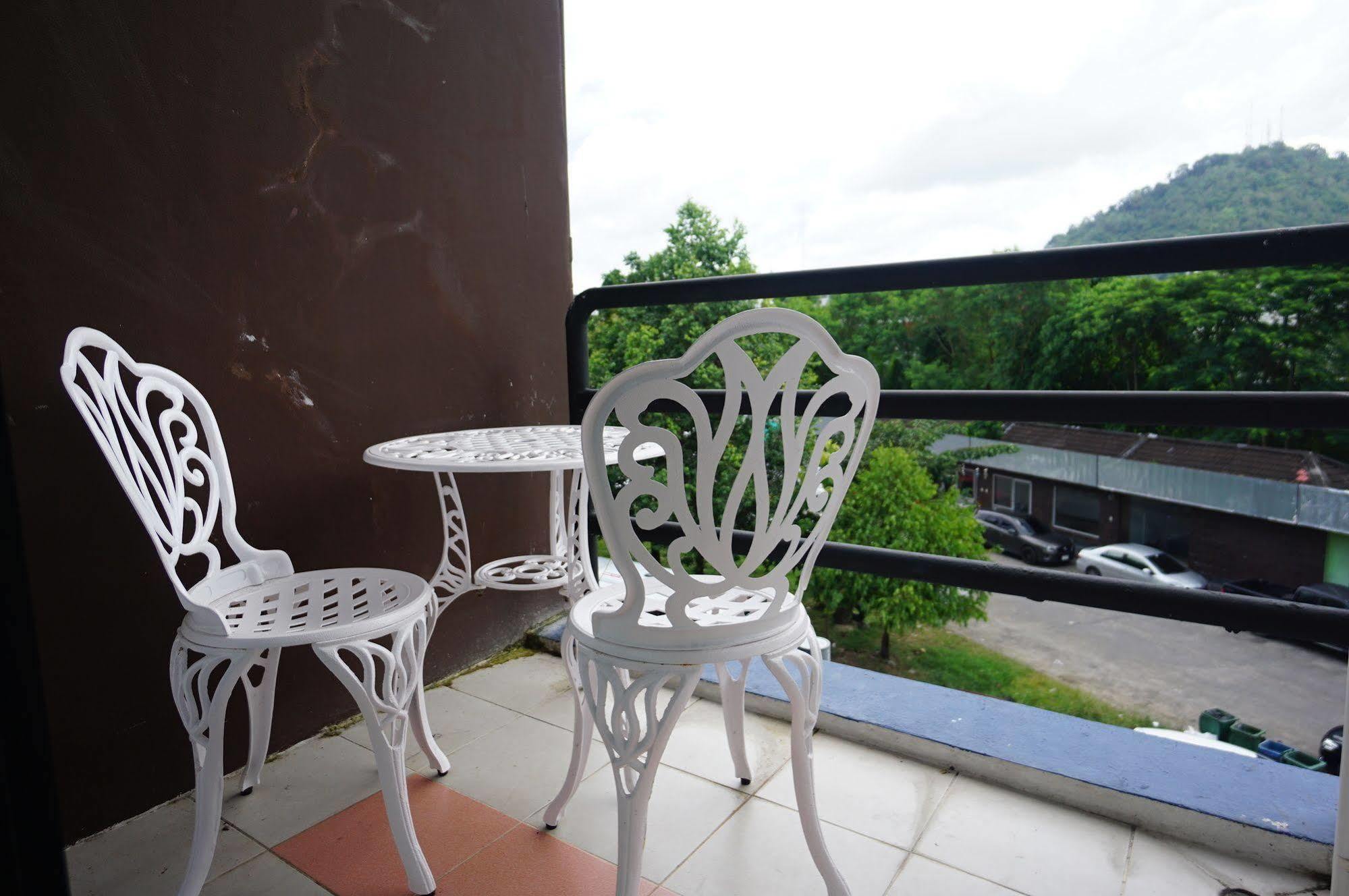 Phuthara Hostel Phuket Luaran gambar